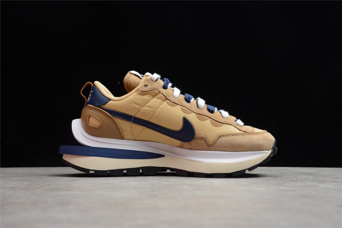 Sacai x Jean Paul Gaultier x Nk VaporWaffle DH9186-200