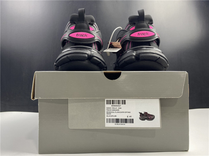 BLCG Track Trainer black and pink 542023 W2LA1 2046