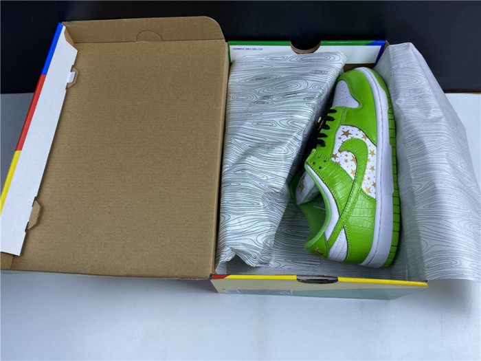 nike sb dunk low S*p*e stars mean green (2021) dh3228-101