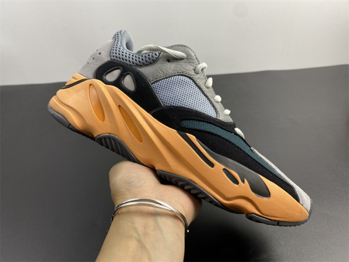 ad*s Y**zy boost 700 gw0296