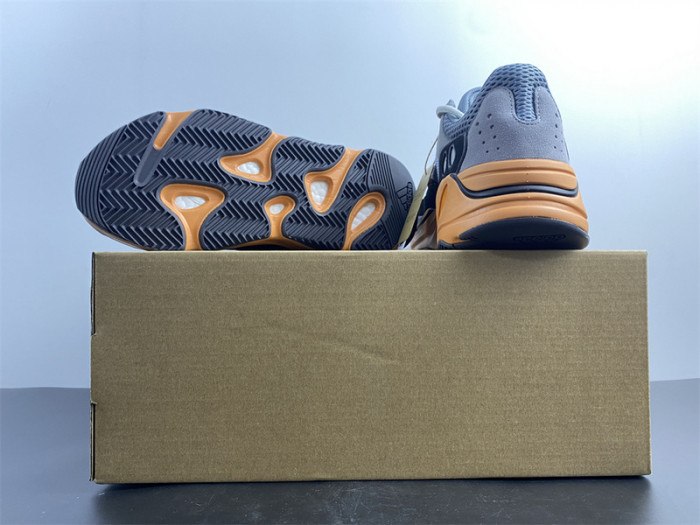 ad*s Y**zy boost 700 gw0296