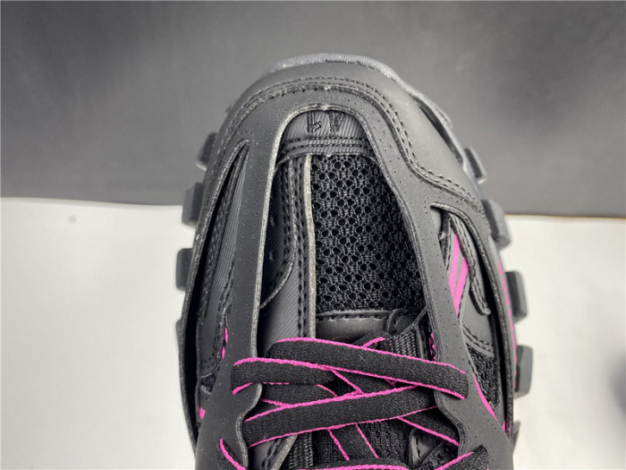BLCG Track Trainer black and pink 542023 W2LA1 2046