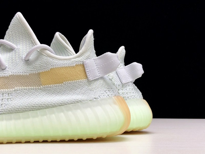ad*s Y**zy boost 350 v2 hyperspace  eg7491