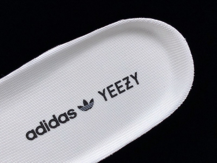 ad*s Y**zy boost 350 v2 static ef2905